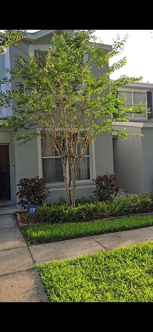 Foto del edificio - SPACIOUS, BEAUTIFUL 3 BEDROOM 2.5 BATH TOW...