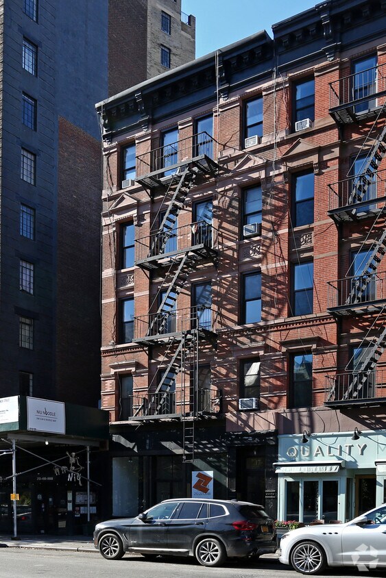 Primary Photo - 17 Greenwich Ave