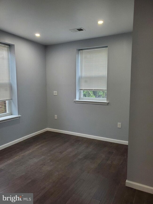 Foto del edificio - 4911 Frankford Ave