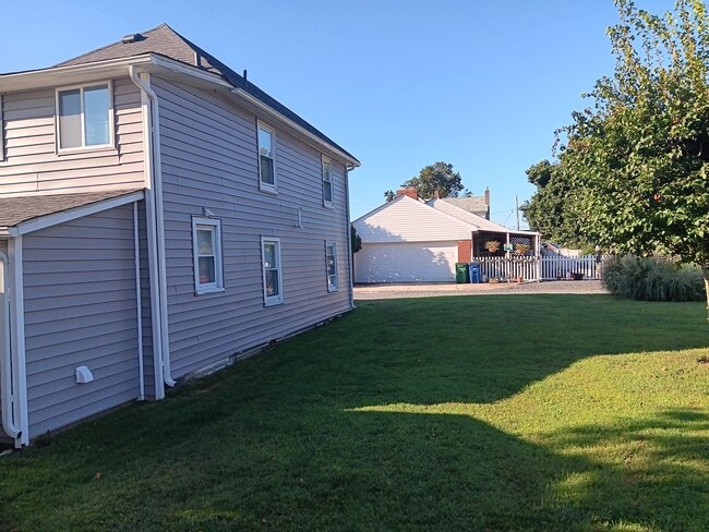 Foto del edificio - Renovated 3 Bed 2 Bath Single-Family Home ...