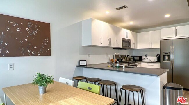 Foto del edificio - 2117 Duane St