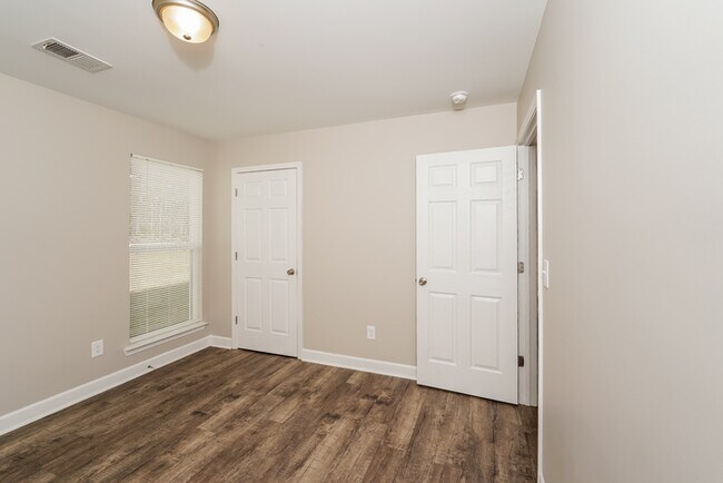 Foto del edificio - 160 Willowridge Ln