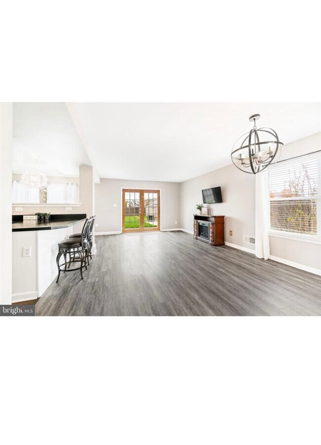 dinning space - 388 Marldale Dr