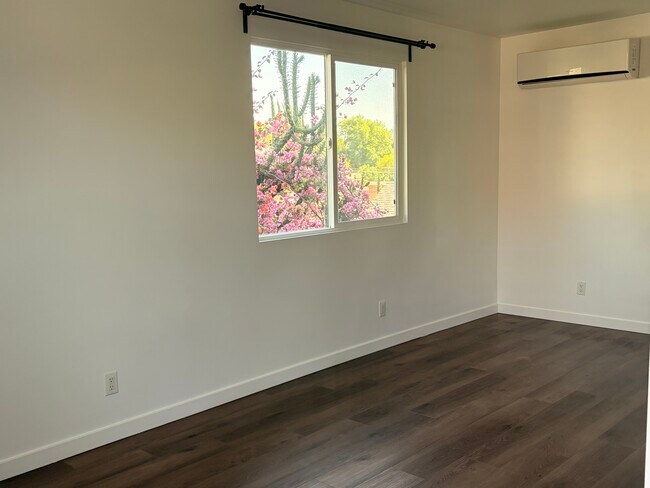 Foto del edificio - 4912 Mendota Ave