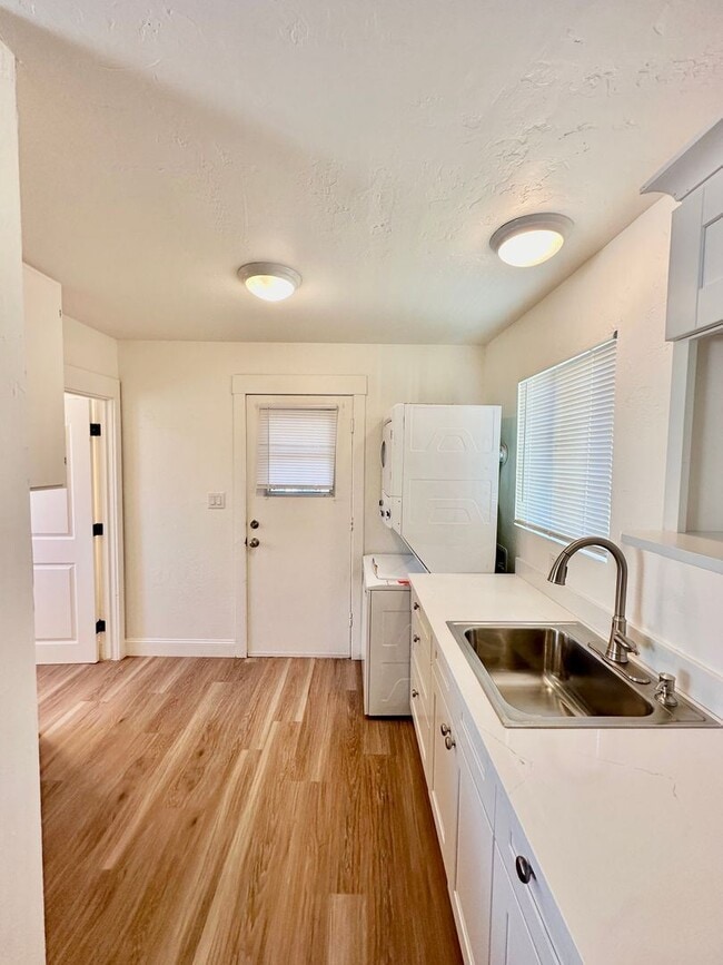 Building Photo - 1 br, 1 bath House - 704 Vine St Unit B