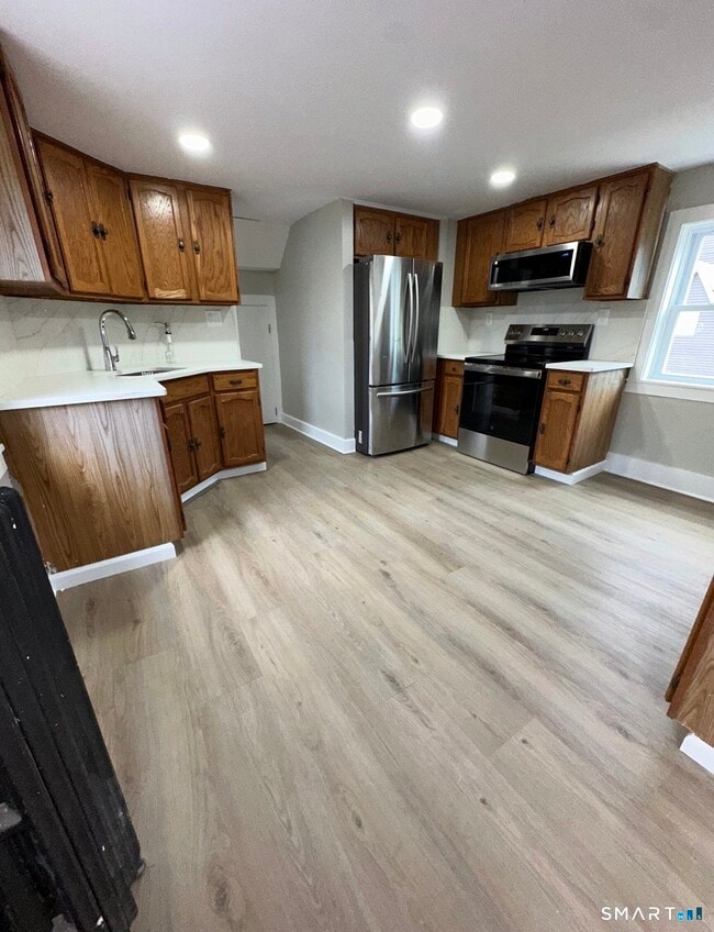 Building Photo - 34 Bulkeley Pl