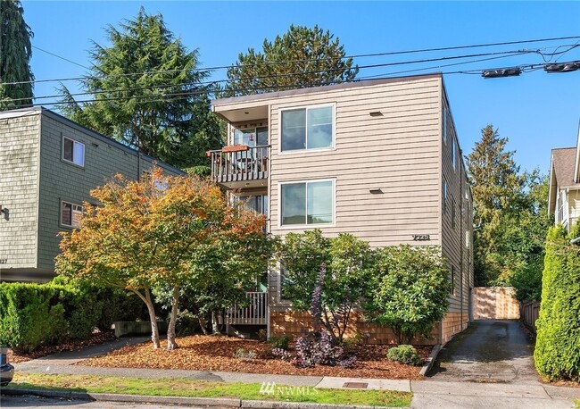 Building Photo - 7325 47th Ave SW