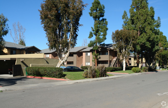 Building Photo - Libby Lake Apartments