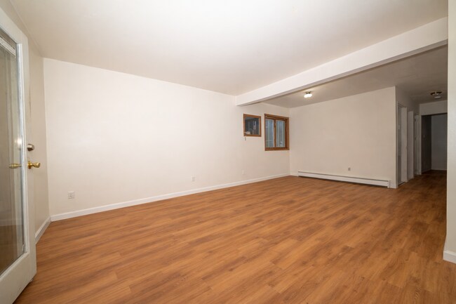 Foto del edificio - 231 N Burritt Ave