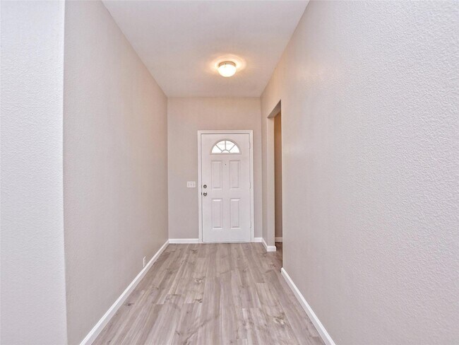Foto del edificio - 2300 Amy Lynn Ln
