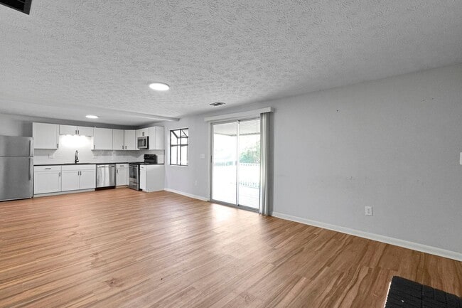 Building Photo - 859 Eliots Oak Rd