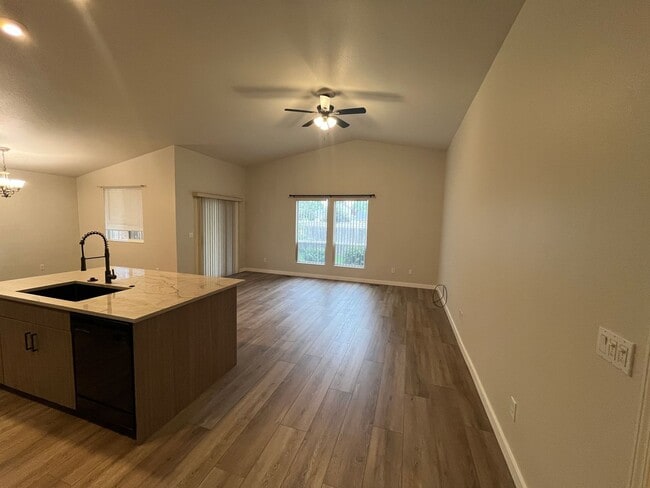 Building Photo - Beautiful 2-Bedroom Home in Star, ID – Qui...