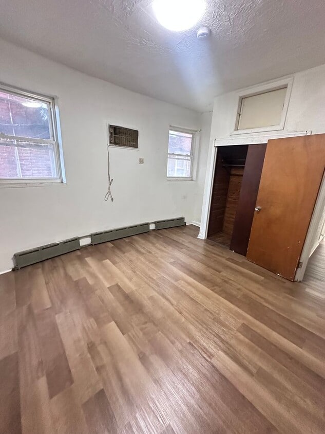 Primary Photo - 5027 Walnut St