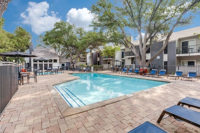 Building Photo - 1003 Justin Ln