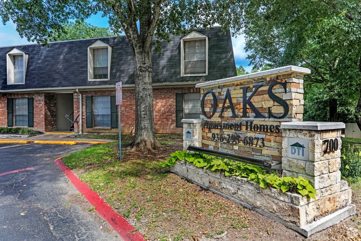The Oaks Apartments Apartments in Huntsville, TX