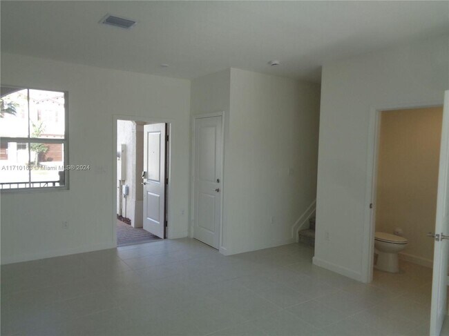 Foto del edificio - 2514 SE 29th St