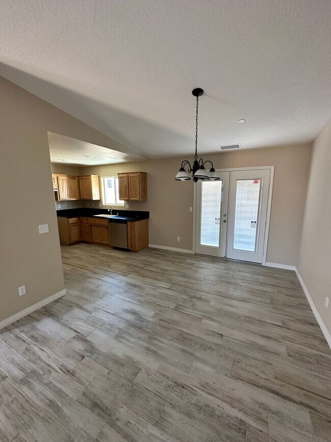 Building Photo - BRAND NEW 3 BEDROOM APPLE VALLEY HOME!