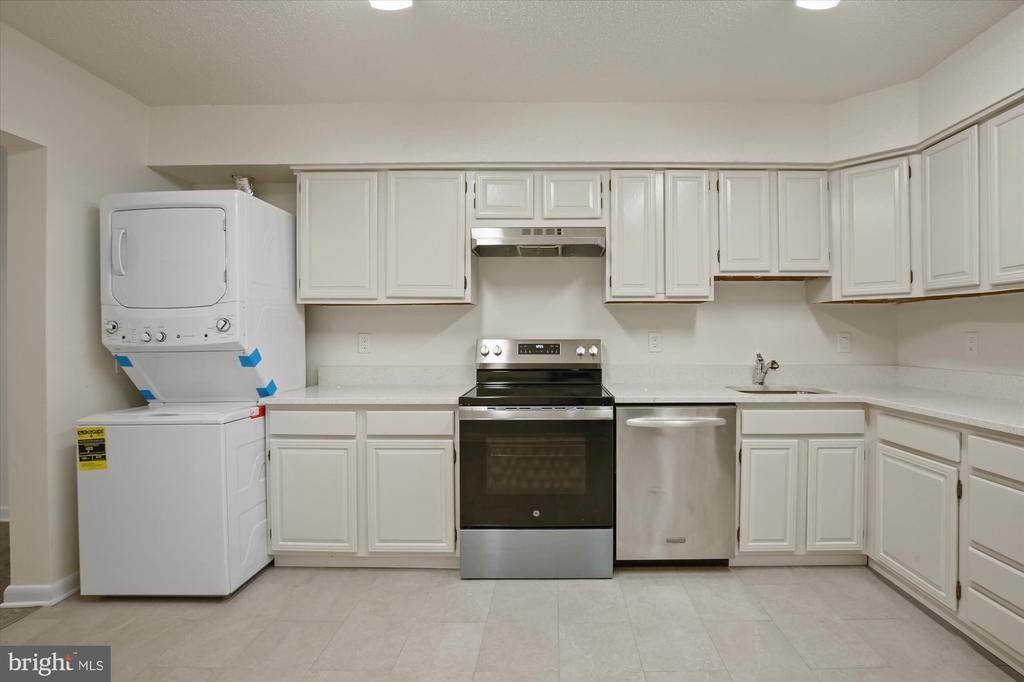 Primary Photo - 3709 S George Mason Dr