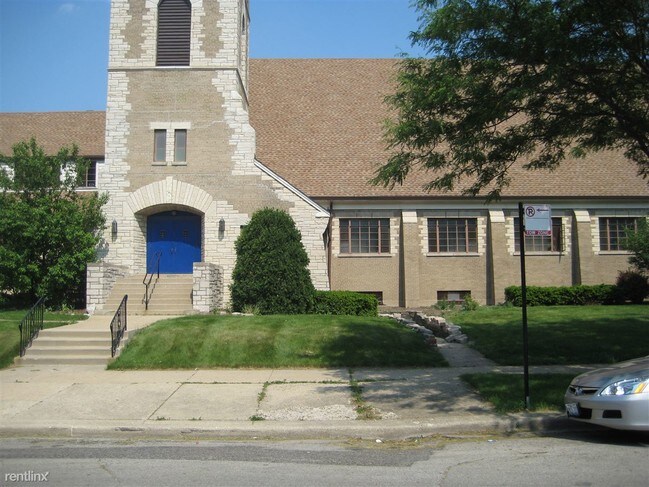 Building Photo - 6022 N Francisco Ave