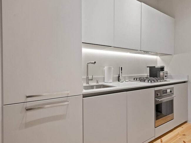 Building Photo - 111 W Elder St