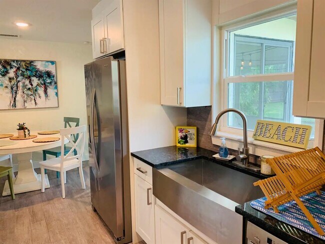 Foto del edificio - 4929 Brookmeade Dr