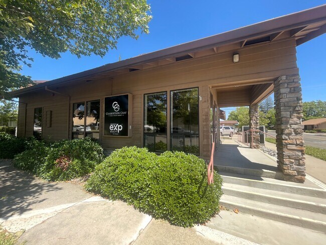 Foto del edificio - 590 McBean Park Dr