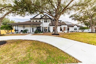 Building Photo - 4517 River Park Dr