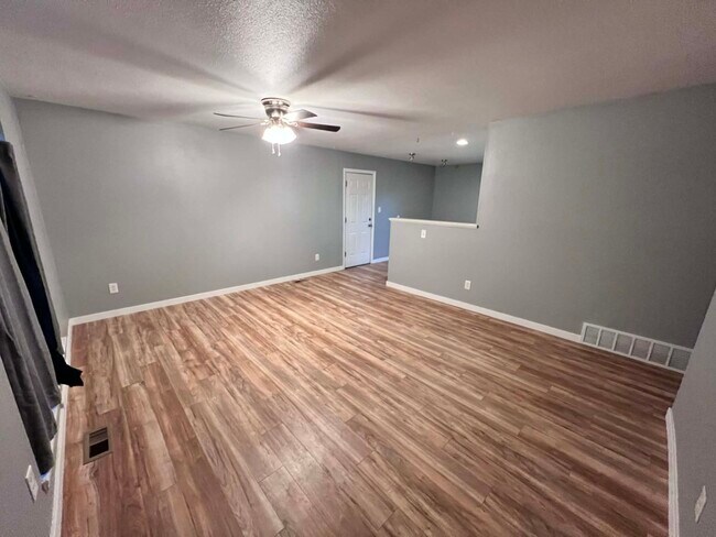 Building Photo - 4615 Frost Dr