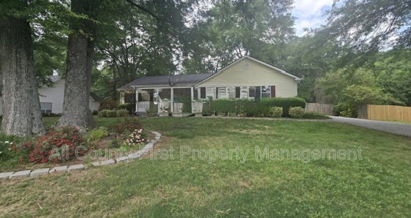Foto principal - 2626 Fairview Rd