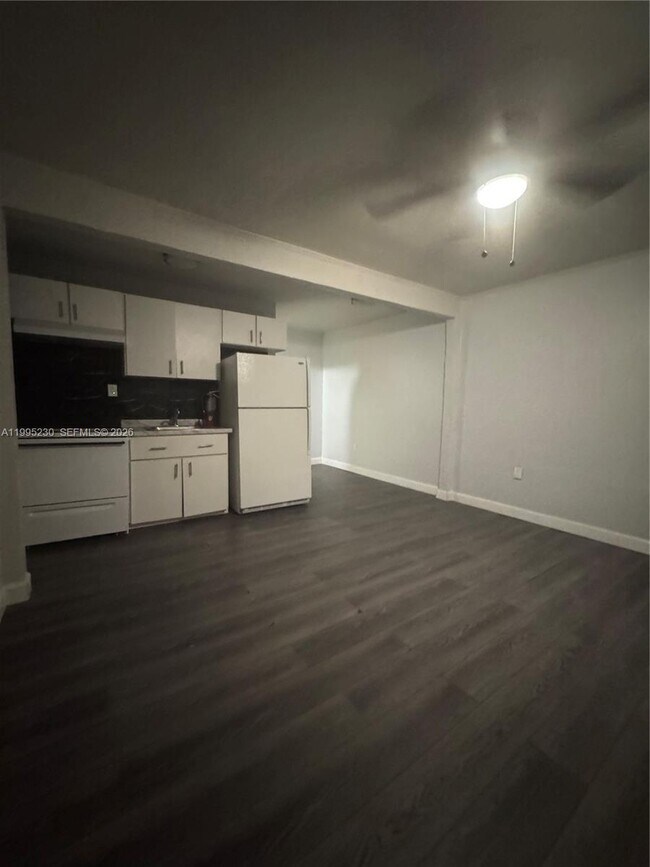 Foto del edificio - 7802 NW 8th Ave