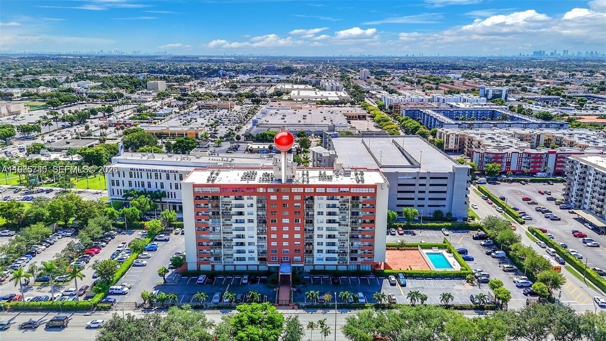 Foto del edificio - 4675 W 18th Ct