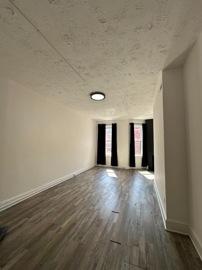 Building Photo - 1825 Madison Ave