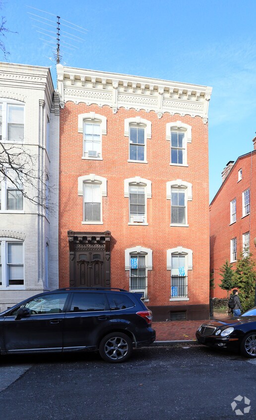 Building Photo - 3311 N St NW