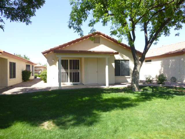 Building Photo - 1120 N Val Vista Dr