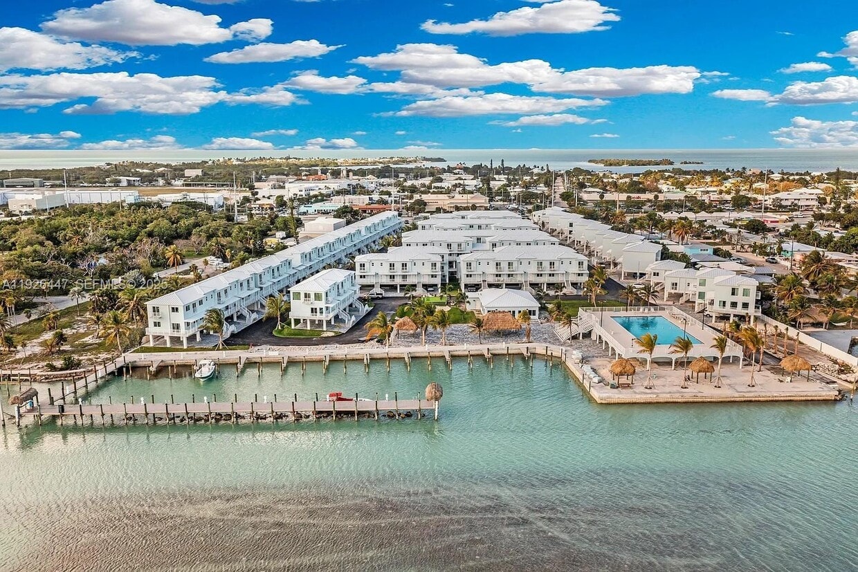 Foto principal - 10877 Overseas Hwy