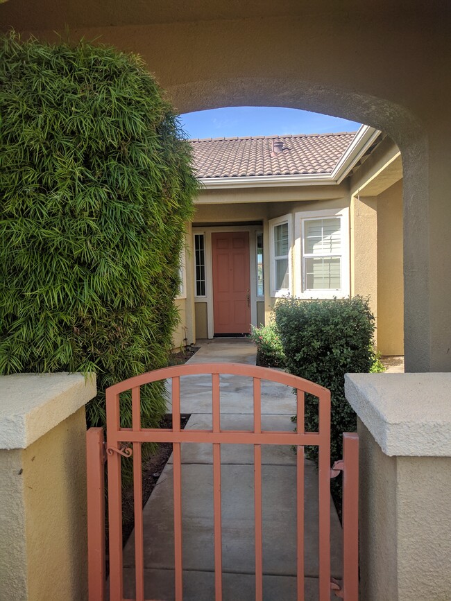 Building Photo - 1439 Horizon Ln