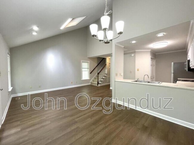 Foto del edificio - 5108 Sinclair Dr