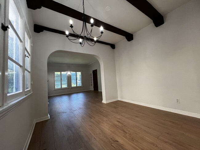 Building Photo - 1437 S Holt Ave