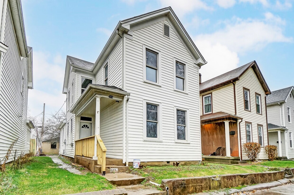 Primary Photo - Newly Renovated Home in Lindenwald!