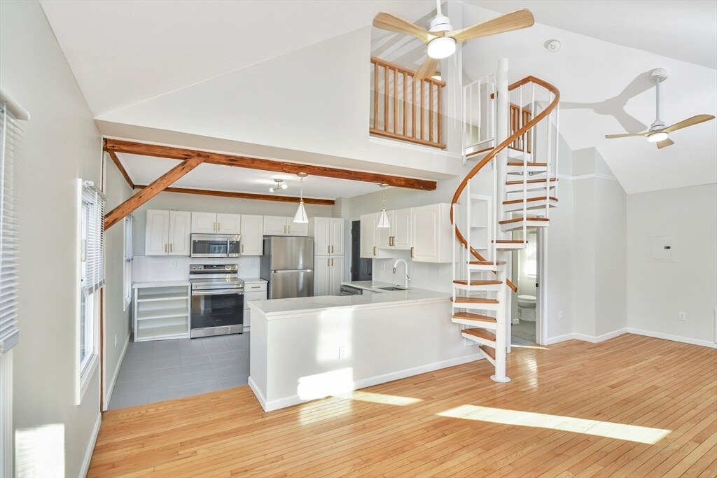 Primary Photo - 21 Park St