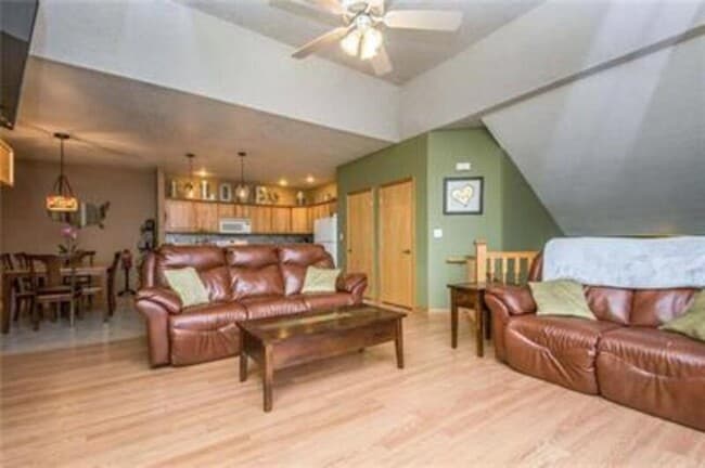 Foto del edificio - 523 E 4th St