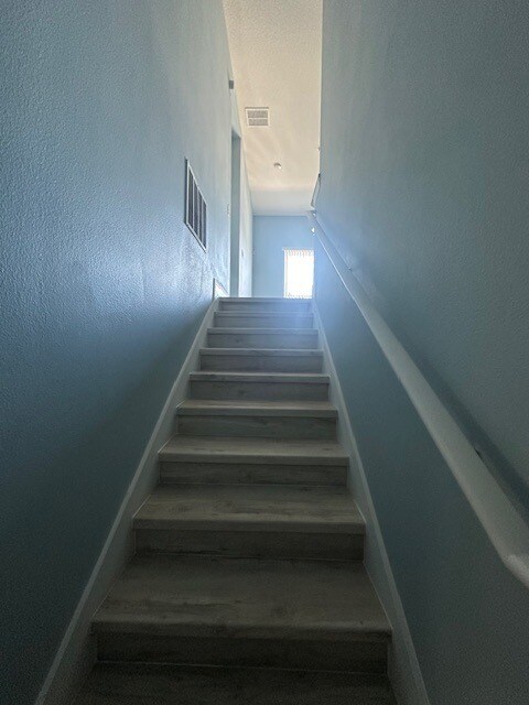 Foto del edificio - Spacious 2 Bed / 2 Bath Townhome with Garage – Gated Community in Orlando – $1,920/mo (Resident B...