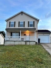 Building Photo - 905 Hawthorne St