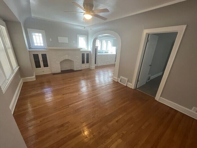 Building Photo - Don't miss out call RENU Property Manageme...