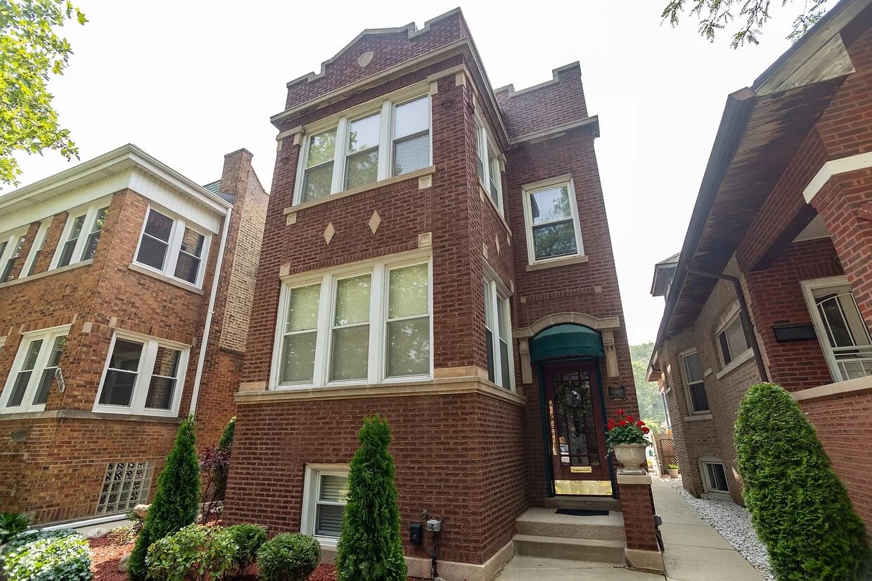 Primary Photo - 4418 N Manor Ave
