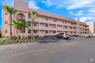 Building Photo - 300 Forest Lakes Blvd