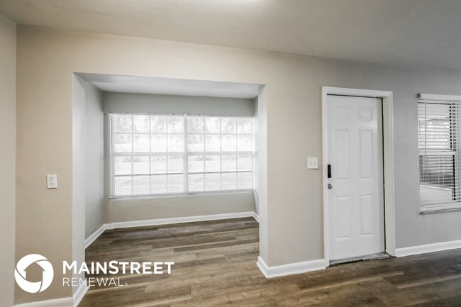 Building Photo - 6212 NW 15th Ct