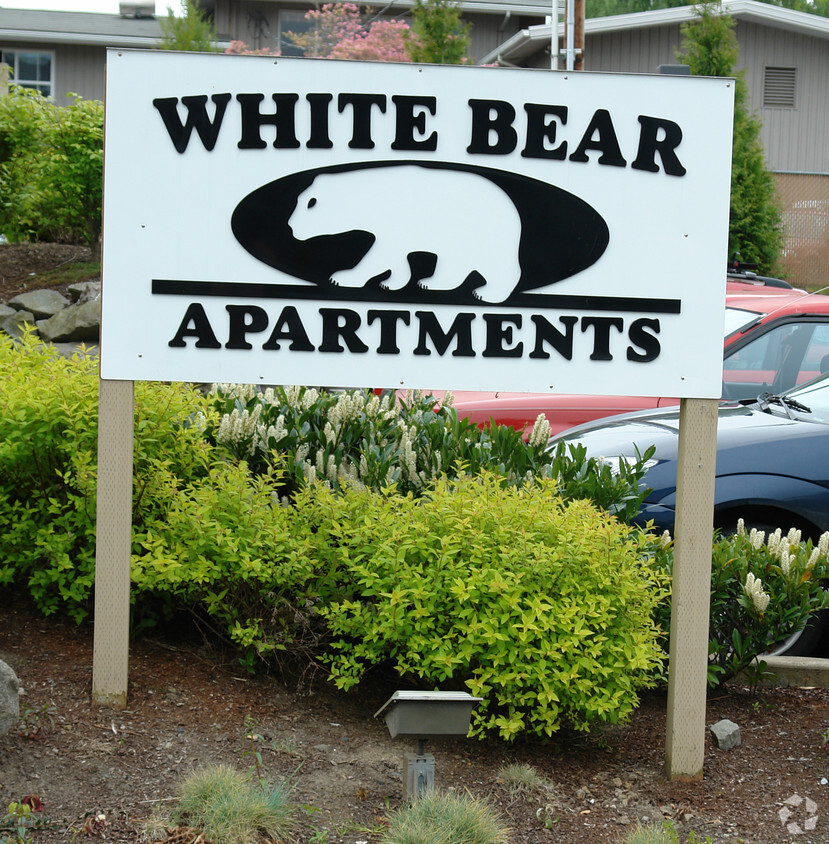 Foto del edificio - White Bear Apartments