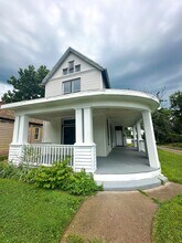 Building Photo - 1141 Chestnut St