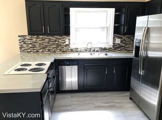 Building Photo - Nice 4 bedroom 2 bath located in Graymoor/...
